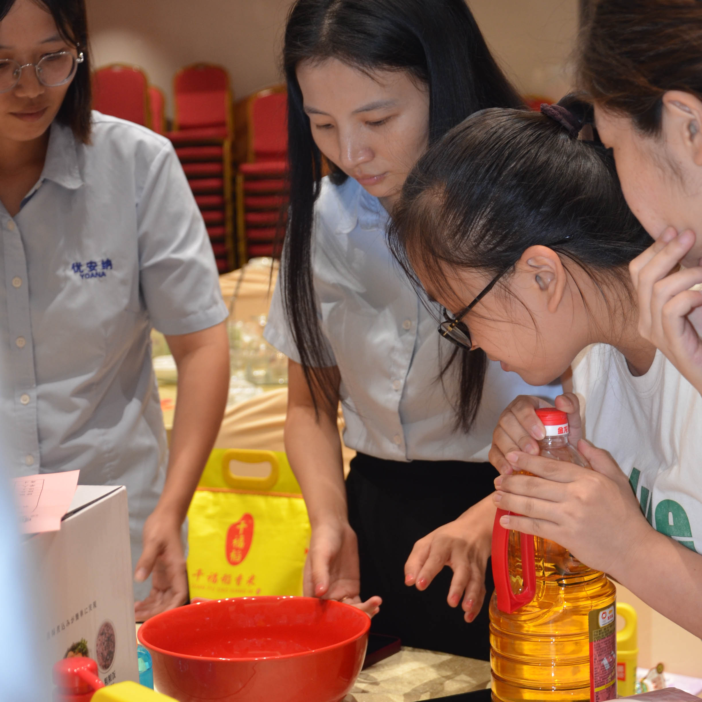 優(yōu)安納中秋團(tuán)圓，溫暖擔(dān)當(dāng)共前行